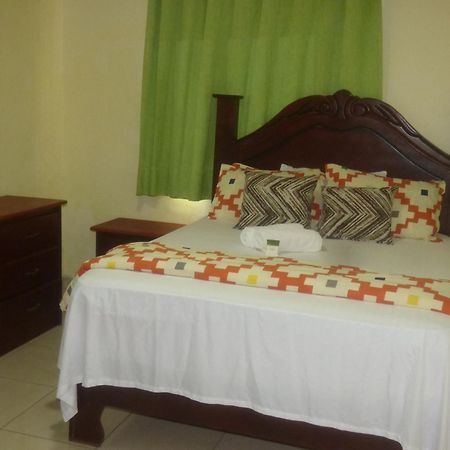 Hotel Enrique I Gazcue, Bed And Breakfast Σάντο Ντομίγκο Εξωτερικό φωτογραφία