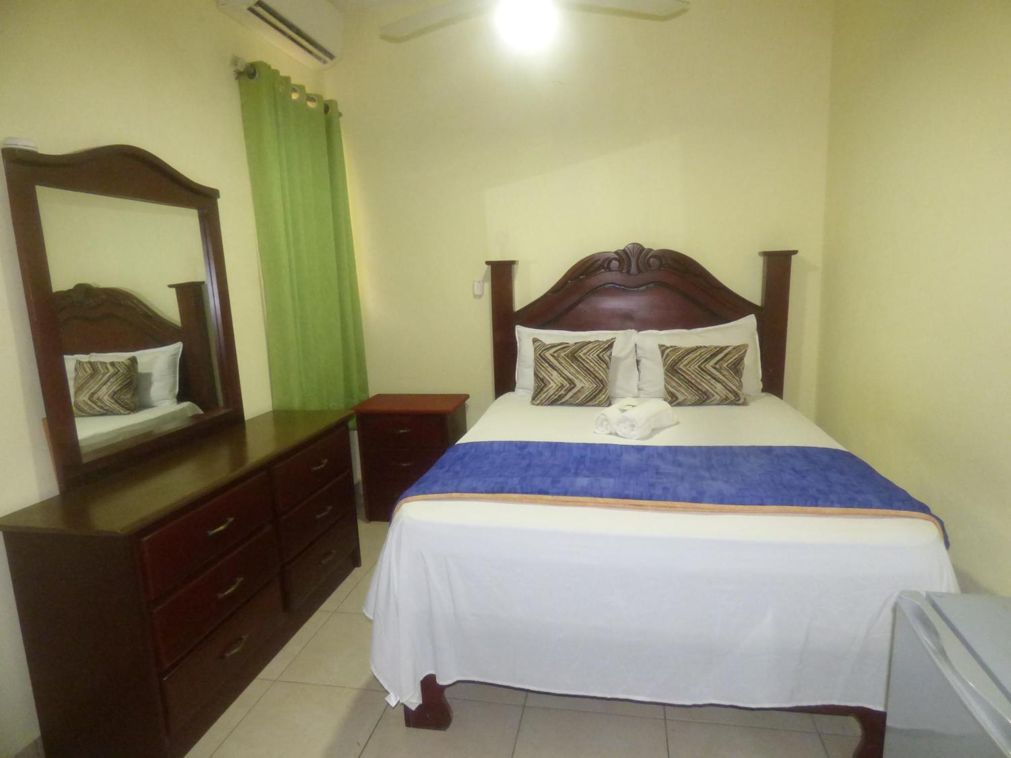 Hotel Enrique I Gazcue, Bed And Breakfast Σάντο Ντομίγκο Εξωτερικό φωτογραφία