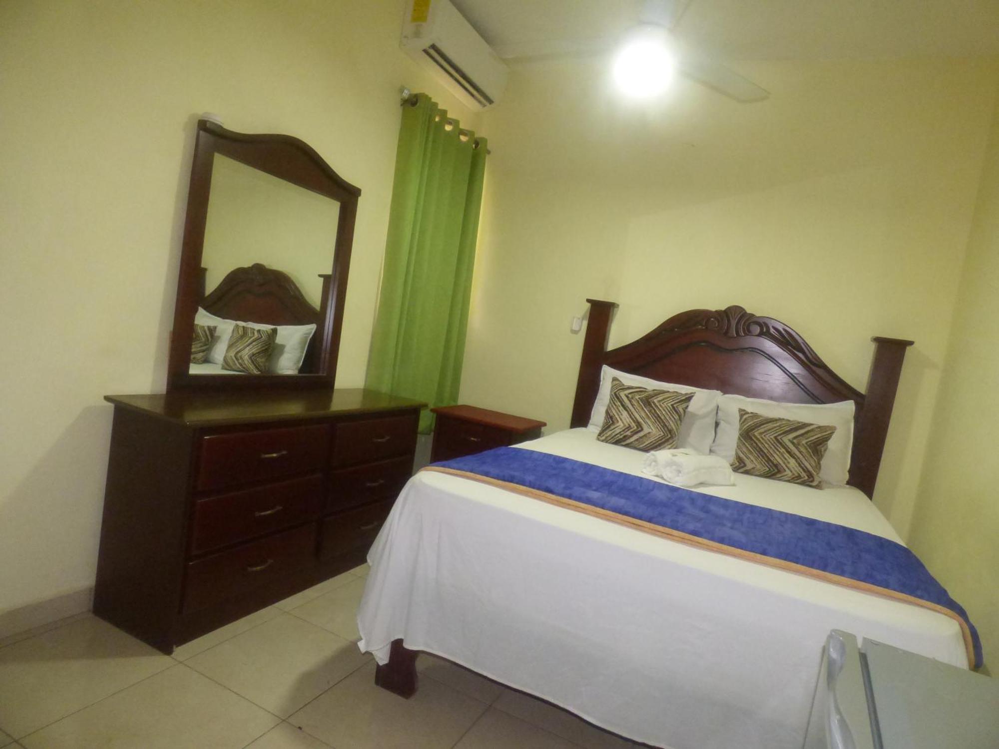 Hotel Enrique I Gazcue, Bed And Breakfast Σάντο Ντομίγκο Εξωτερικό φωτογραφία