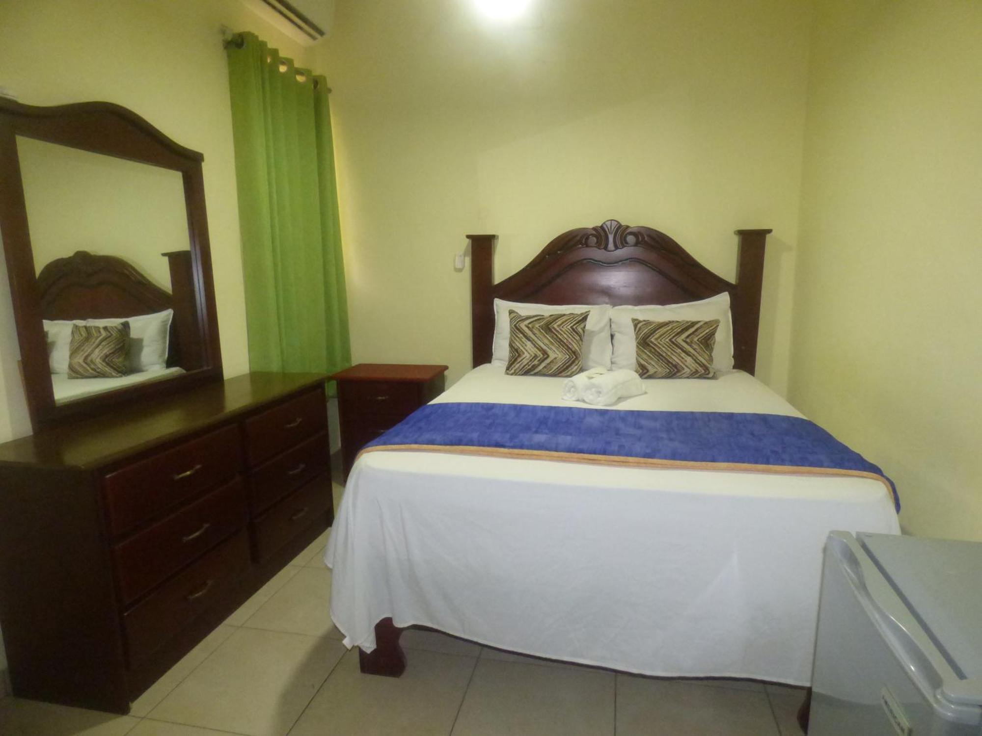 Hotel Enrique I Gazcue, Bed And Breakfast Σάντο Ντομίγκο Εξωτερικό φωτογραφία