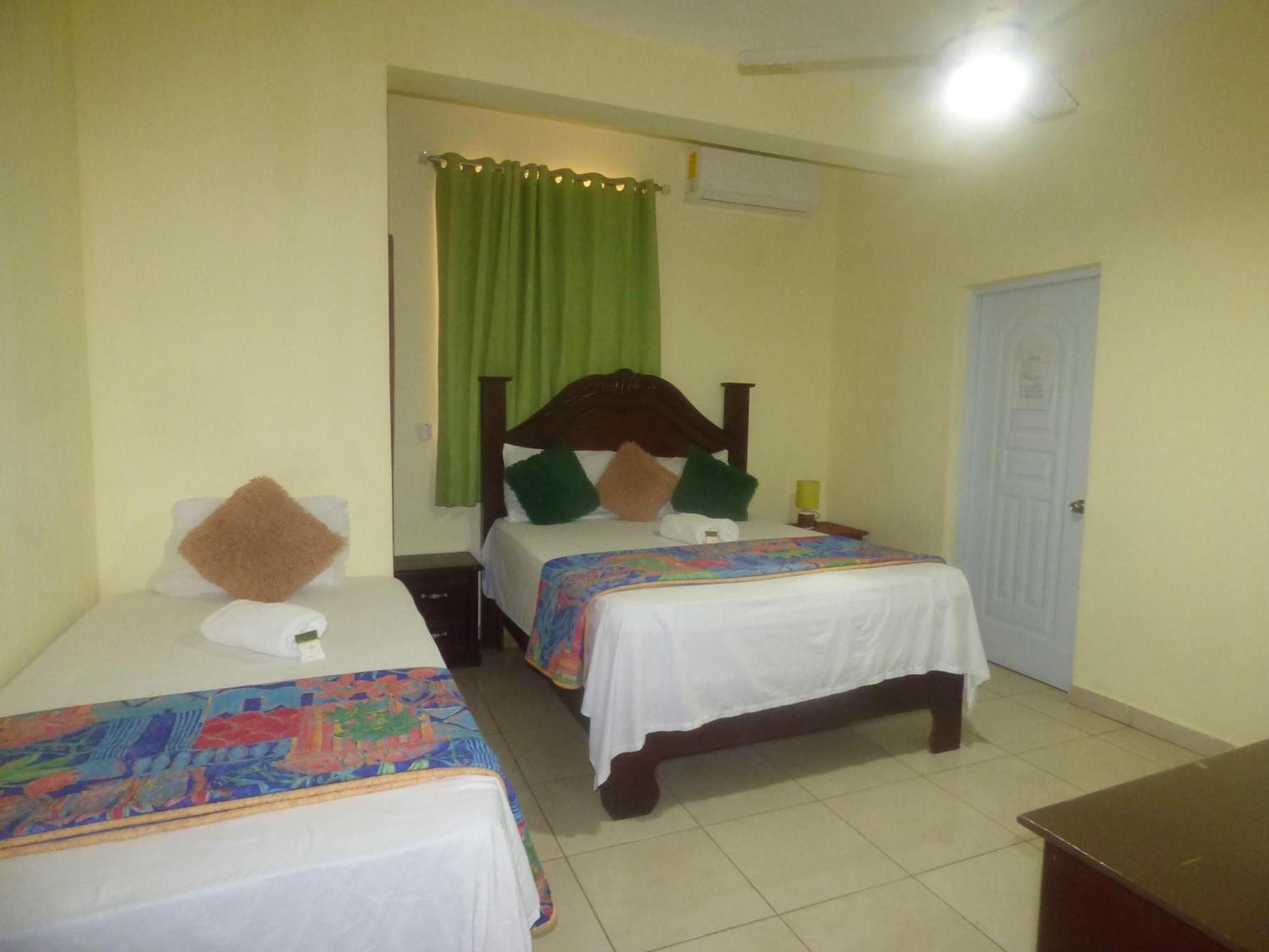 Hotel Enrique I Gazcue, Bed And Breakfast Σάντο Ντομίγκο Εξωτερικό φωτογραφία