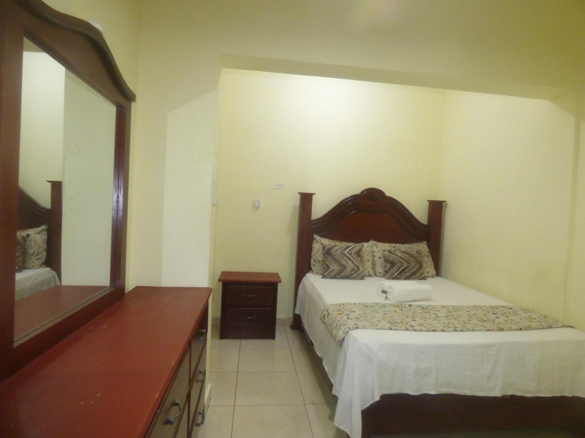 Hotel Enrique I Gazcue, Bed And Breakfast Σάντο Ντομίγκο Εξωτερικό φωτογραφία