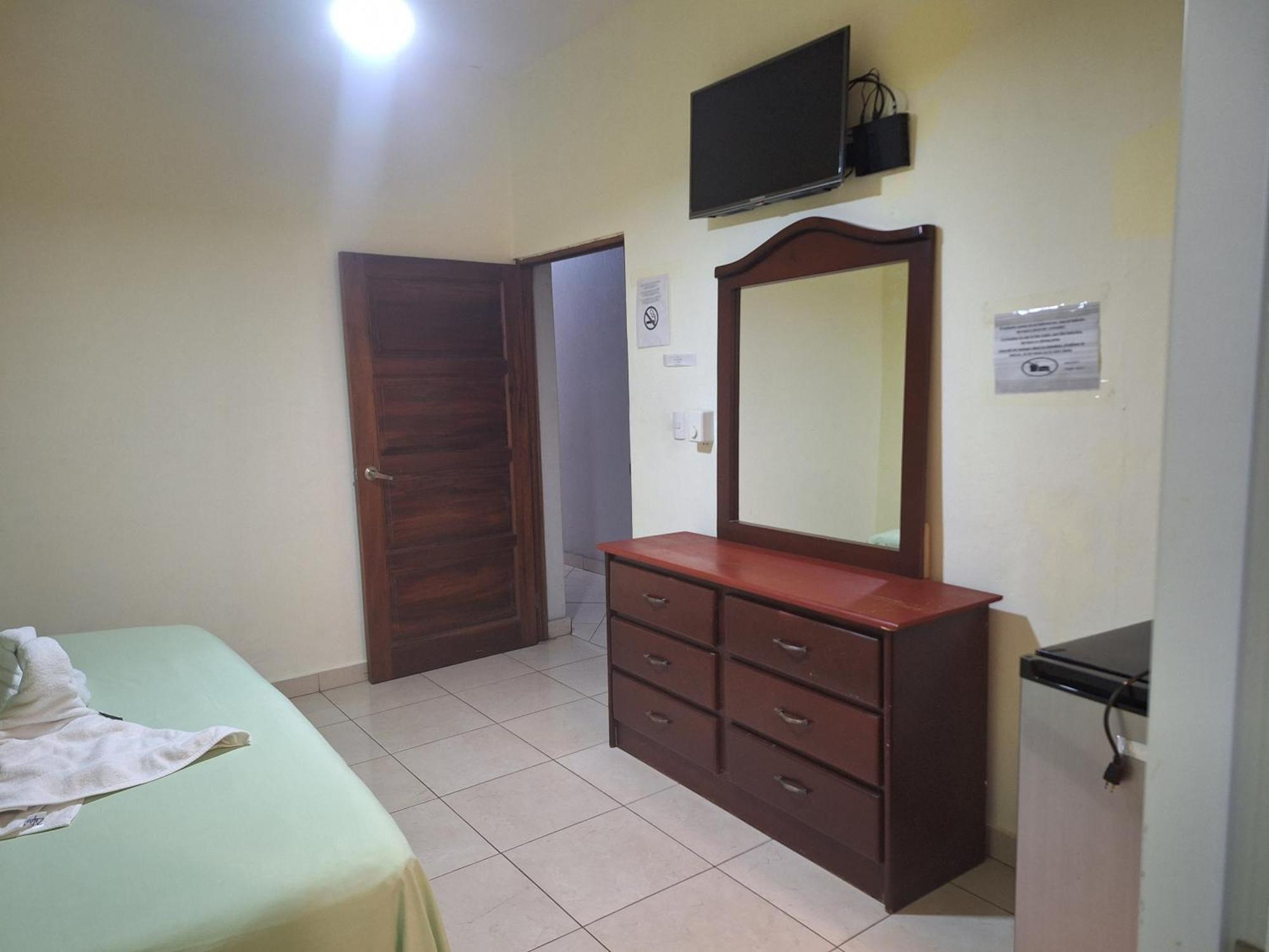 Hotel Enrique I Gazcue, Bed And Breakfast Σάντο Ντομίγκο Εξωτερικό φωτογραφία
